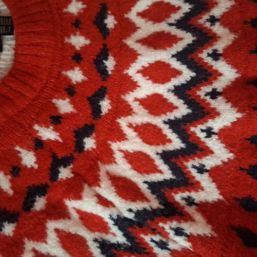 Pullover red size L like new, warm