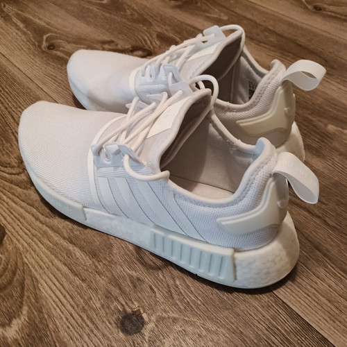 Adidas NMD R1 men's sports shoes, white, size 44