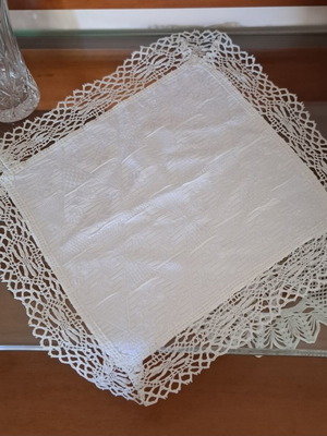 White Table Doily 40x40 cm used