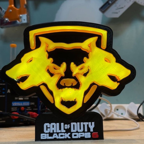 Call of Duty Black Ops lamp like new with USB switch 21x15cm