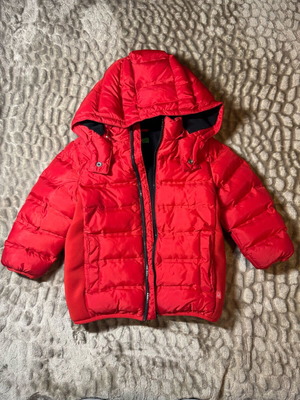 Benetton red jacket like new, size 98 cm for 3 years old