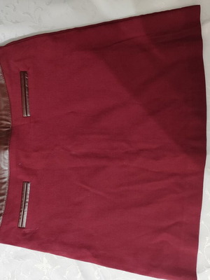 Bordeaux mini skirt like new with leather details On Line