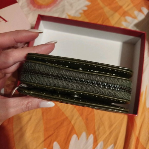 Stella Doca wallet new, olive with croco texture