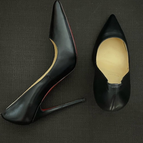 Christian Louboutin Kate black leather pumps size 39