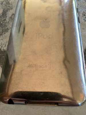 iPod Touch 2 used with original power cable