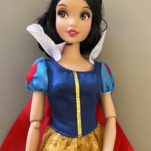 Disney Store Snow White doll, like new