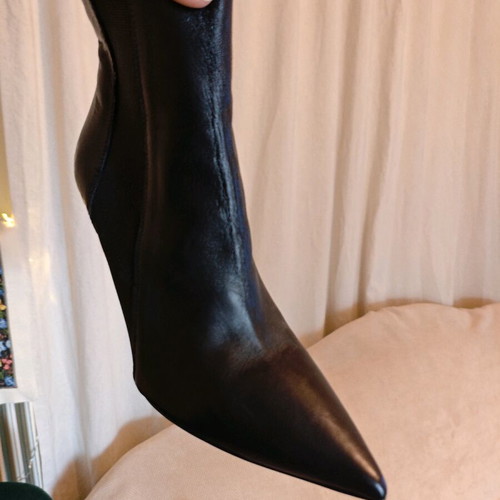 Ovye leather ankle boots like new, size 40, black