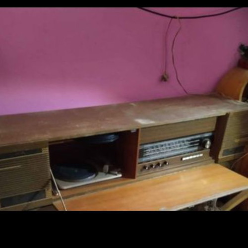 Korting turntable and radio cabinet used