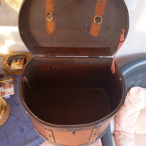 Collectible decorative box hatbox used, vintage style, leather and wood, Beijing 2008 Olympics