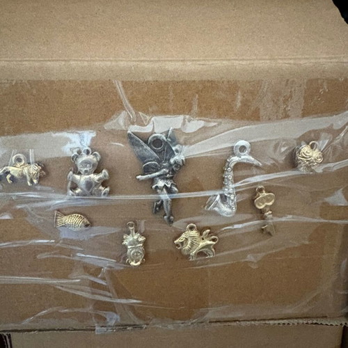 Metal elements like new, over 20000 pieces