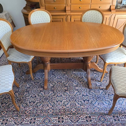 Classic solid walnut dining set like new with 6 chairs