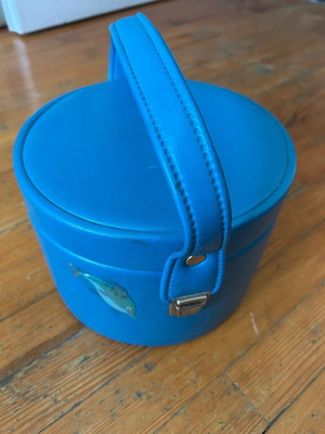 Leatherstudio blue toiletry bag used