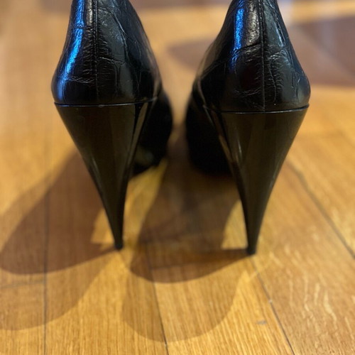 Zara black snake print 12-point heels used, size 40
