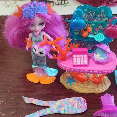 Enchantimals City Tails plastic dollhouse and Enchantimals Mermaid used