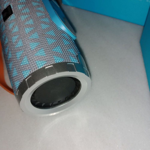 Celebrat SP-6 Portable Speaker like new
