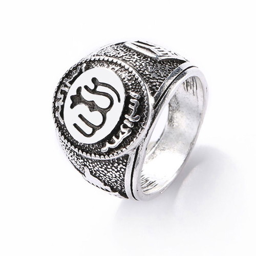 Men's Retro Ring with Arabic Characters like new