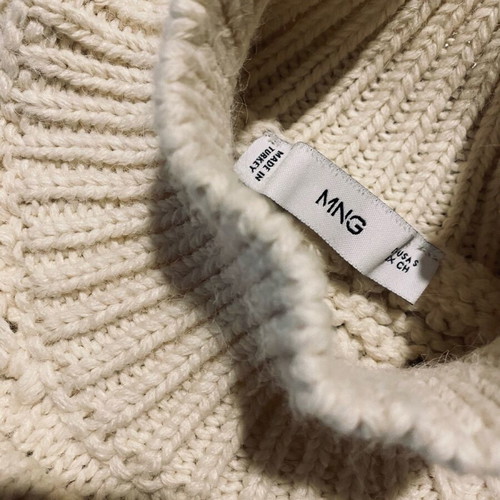 MANGO knitted sweater like new, size S/M, white