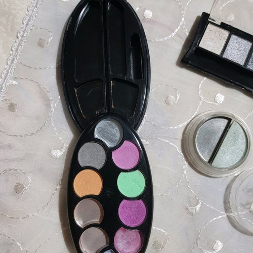 Eyeshadow pack used