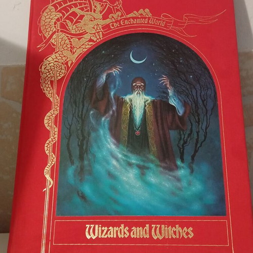 Wizards and Witches book like new, Greek edition
