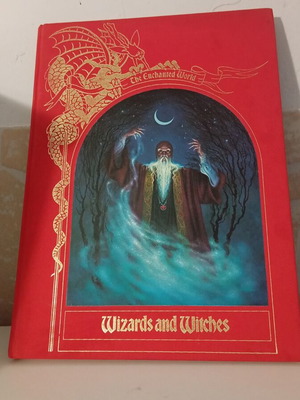 Wizards and Witches book like new, Greek edition