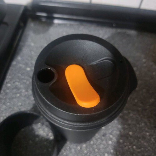 Tupperware cup like new for hot and cold drinks with spout