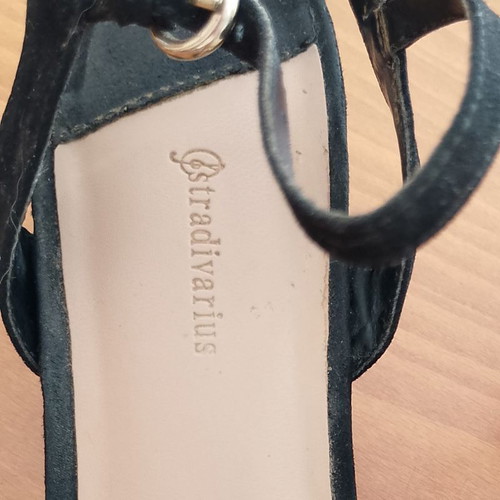 Stradivarius sandals used, black size 38 with thick heel