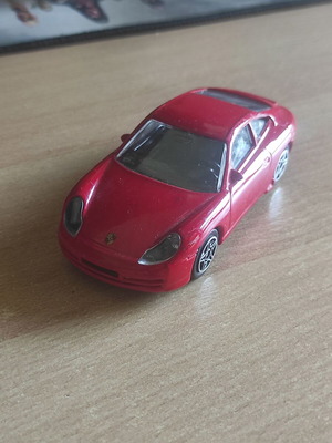 Bburago Porsche 911 Carrera 1997 1:43 scale like new