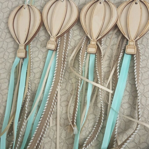 Wooden hot air balloon set new, pack of 4
