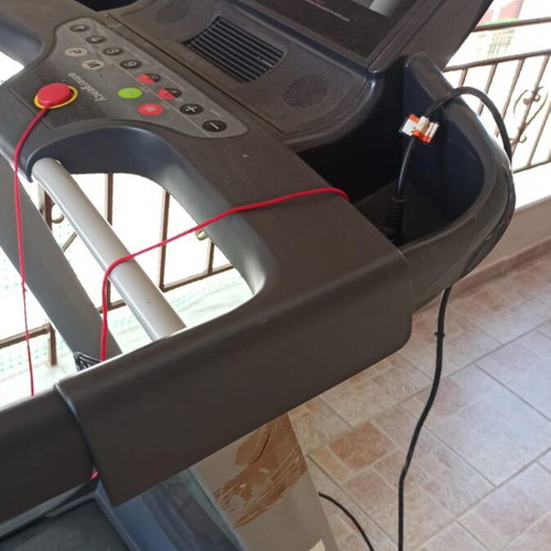 Axxon Fitness Enduro 5111CA treadmill like new, 2.0 HP, 110kg max load