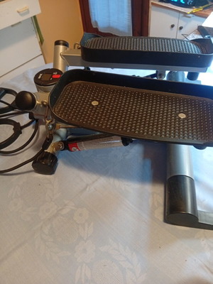 Stepper used with resistance bands and adjustable difficulty