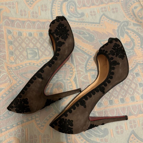 Louboutin shoes like new, size 38
