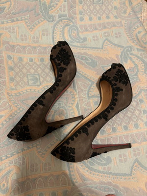 Louboutin shoes like new, size 38