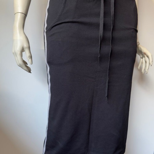 Black sport midi skirt with elastic and drawstring size M like new