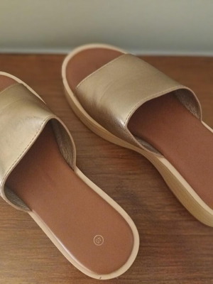 Alta Moda women's bronze summer platform sandals, size 40