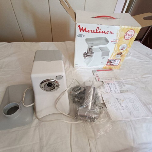 Moulinex HV6 (DR7) electric meat grinder with box