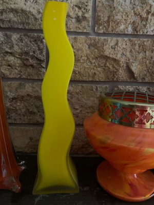 Vintage yellow vase like new, height 23 cm
