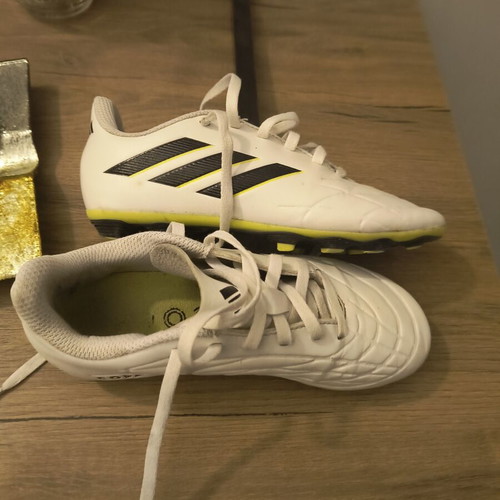 Adidas Soccer Cleats size 33 like new, white