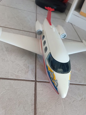 Playmobil airplane with pilot like new