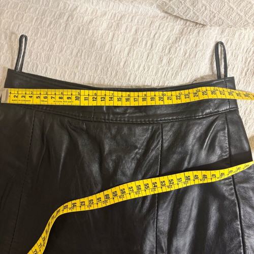 Leather skirt small size like new, black