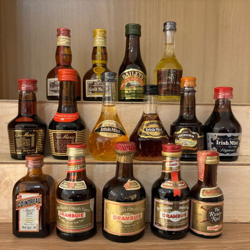 Miniature liquor bottles like new, pack of 15, 50ml