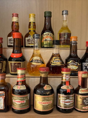 Miniature liquor bottles like new, pack of 15, 50ml