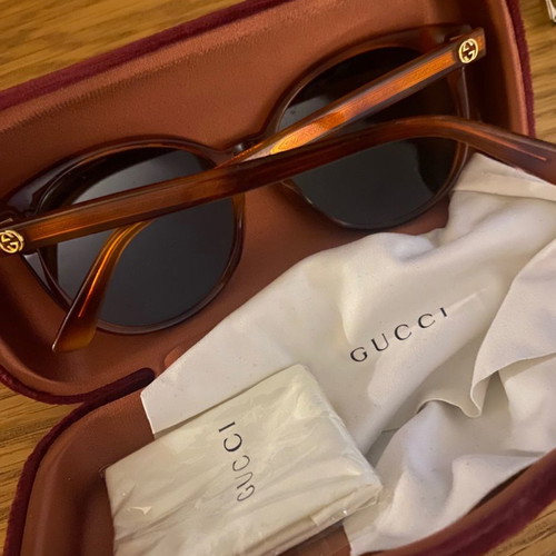 Gucci sunglasses used in very good condition