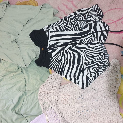 Blouses multicolor sizes S-M like new, all together