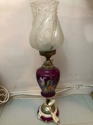 Limoges table lamp like new