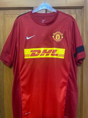 Manchester United vintage training kit like new, size Large
