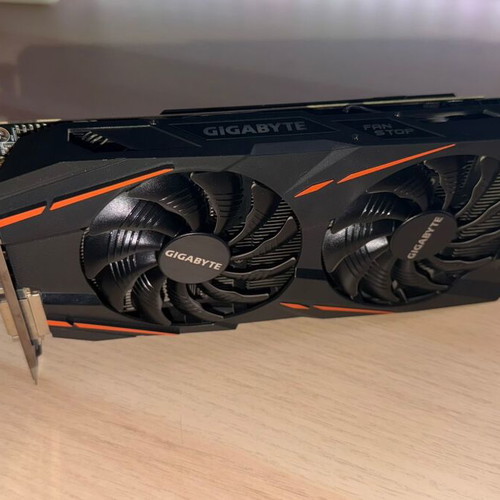 Intel Core i7-7700K processor, Gigabyte Radeon RX 480 4GB, Corsair Vengeance 2x4GB RAM, MSI B250M Bazooka motherboard, liquid cooler