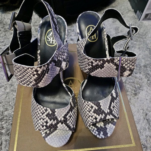 Ash high-heeled shoes with snake pattern like new, size 39