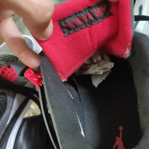 Air Jordan Retro 2 sneakers size 43
