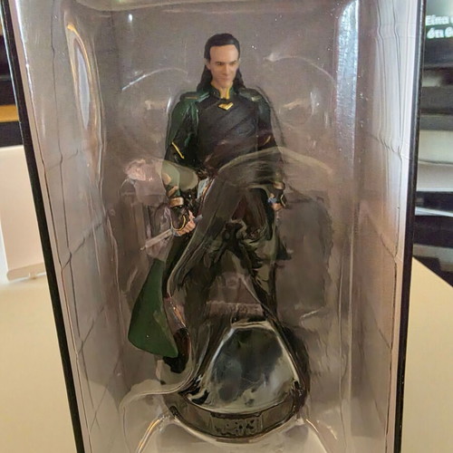 Marvel Movie Collection Loki figure and magazine like new, issue 14