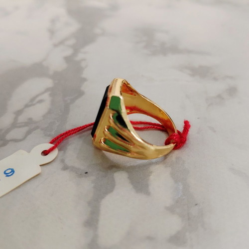 Vintage men's ring from the 70s, like new, black and gold aluminum alloy